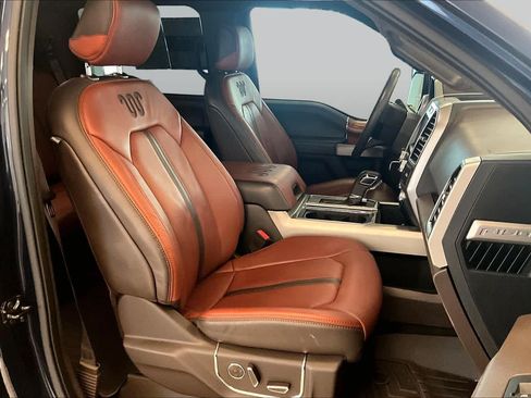 Used 2018 Ford F150 King Ranch w/ Equipment Group 601A Luxury AWD/4WD image 8