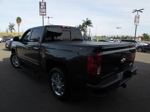 Used 2018 Chevrolet Silverado 1500 High Country image 3