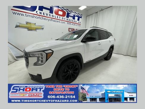 Used 2022 GMC Terrain SLE w/ Driver Convenience Package AWD/4WD image 1