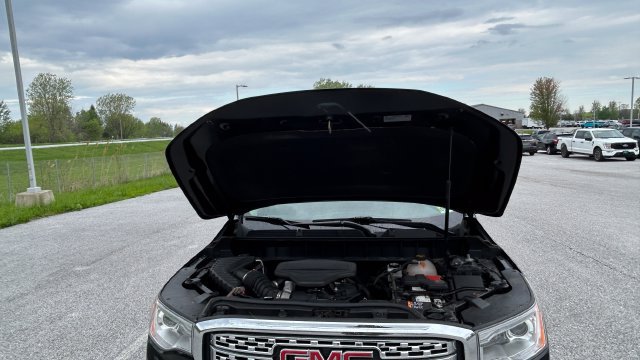 Certified 2019 GMC Acadia Denali w/ Technology Package AWD/4WD image 39