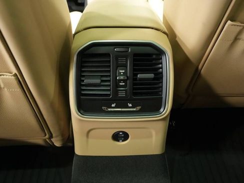 Certified 2026 Porsche Macan AWD/4WD image 26
