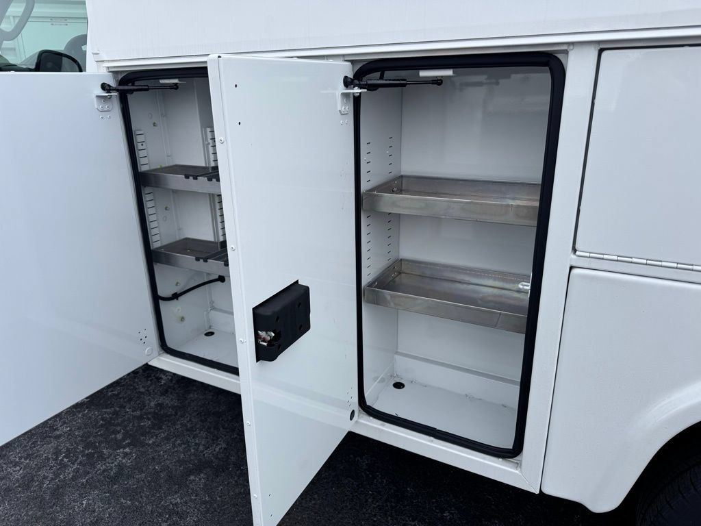 New 2026 Ford E-350 and Econoline 350 Super Duty w/ Interior Upgrade Package RWD image 21