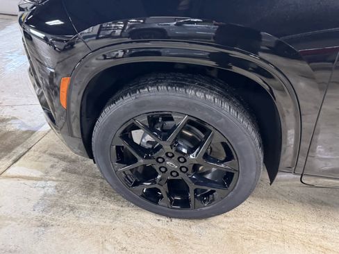 Certified 2025 Chevrolet Traverse RS w/ LPO, Floor Liner Package image 8