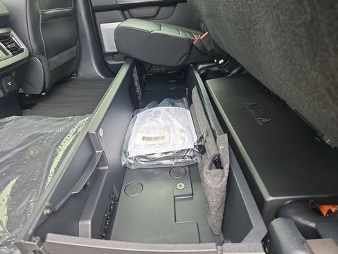 Used 2025 Ford F250 Platinum image 46