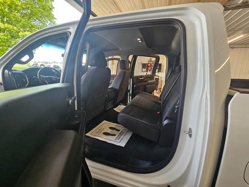 Used 2022 Chevrolet Silverado 2500 LT w/ Convenience Package image 16