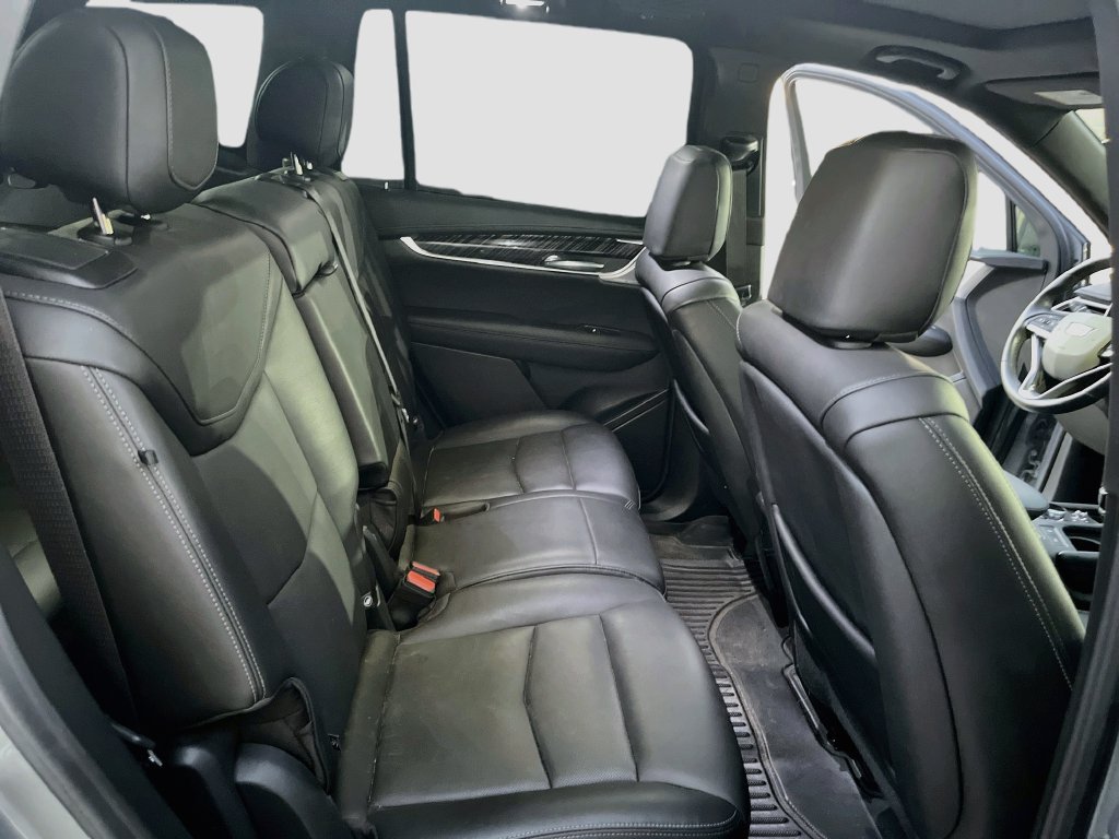 Used 2025 Cadillac XT6 Premium Luxury AWD/4WD image 30