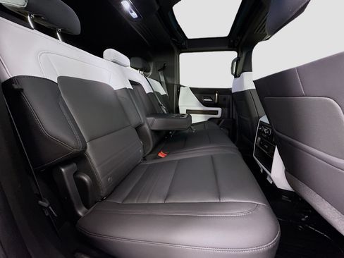 Used 2024 GMC Hummer EV 3X AWD/4WD image 30