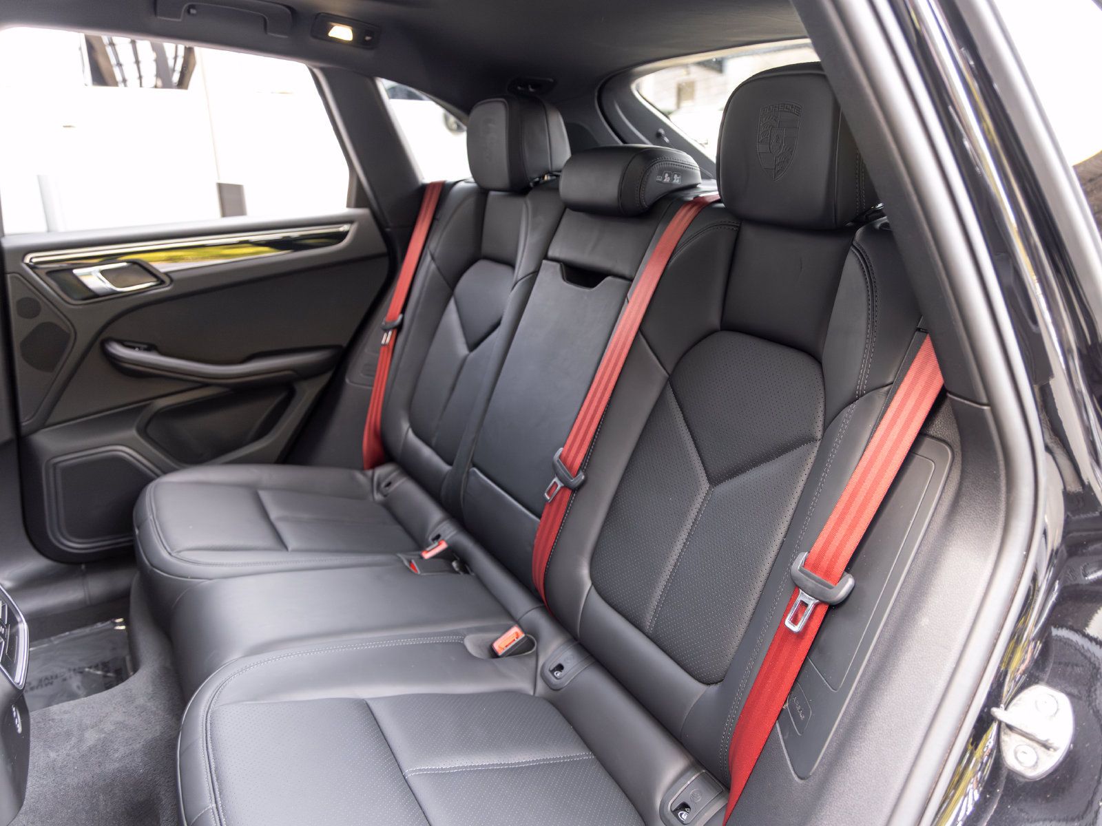 Used 2023 Porsche Macan AWD/4WD image 50