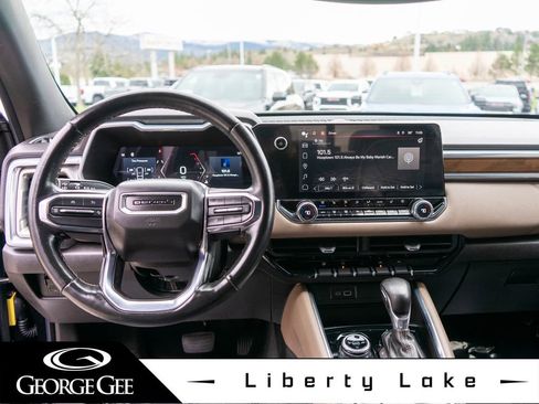Used 2023 GMC Canyon Denali image 13