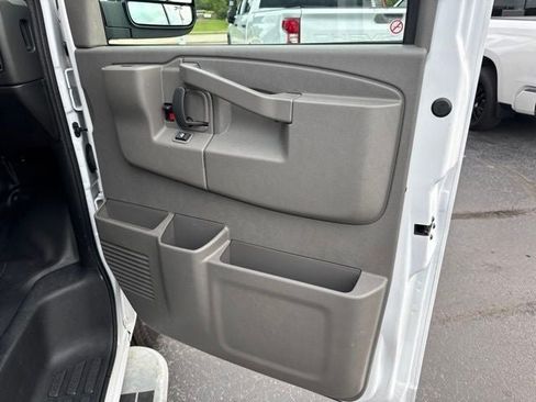 Used 2025 GMC Savana 2500 w/ Driver Convenience Package RWD image 28