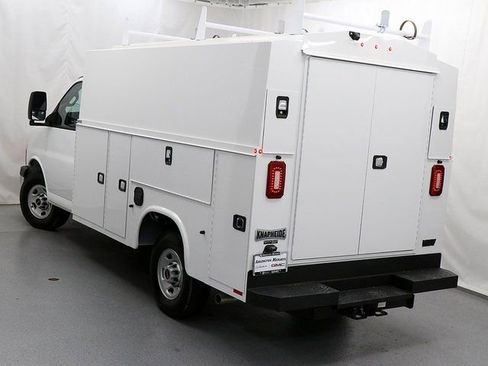 New 2025 GMC Savana 3500 w/ Power Convenience Package RWD image 8