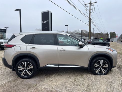 Used 2022 Nissan Rogue Platinum w/ Head-Up Display Package image 9