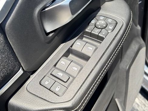 New 2026 RAM 2500 Big Horn AWD/4WD image 12