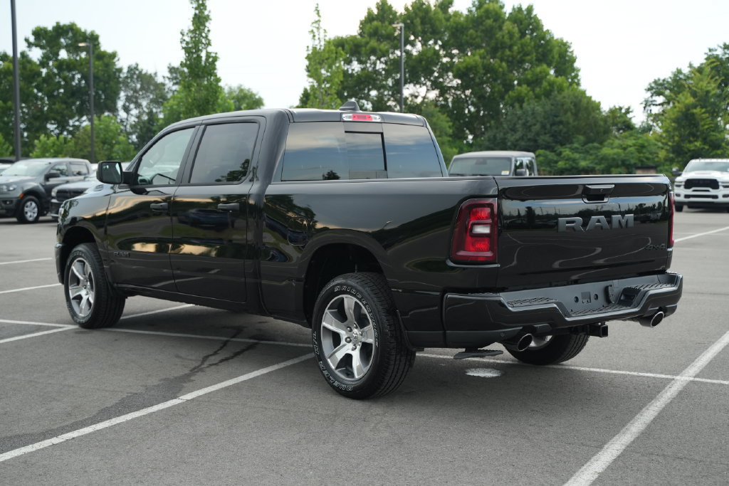 New 2026 RAM 1500 Express AWD/4WD image 5