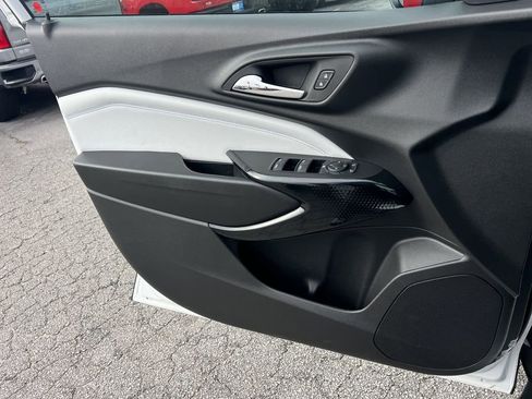 New 2026 Chevrolet Trax LT w/ Driver Confidence Package image 13