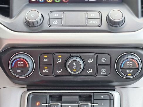 Used 2023 GMC Acadia SLT FWD image 23