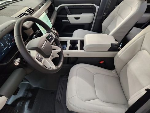 New 2026 Land Rover Defender 130 X-Dynamic SE image 14