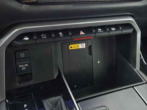 Used 2023 Toyota Tundra Platinum image 21