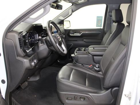 Used 2025 GMC Sierra 1500 SLT image 24
