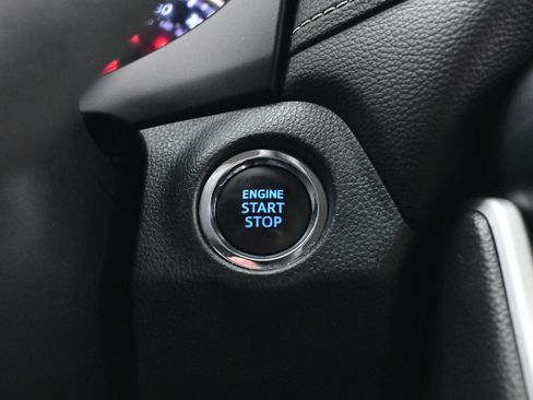 Used 2022 Toyota RAV4 XLE image 22