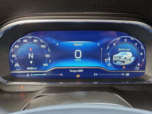 Used 2024 Chevrolet Tahoe LT w/ Luxury Package image 10