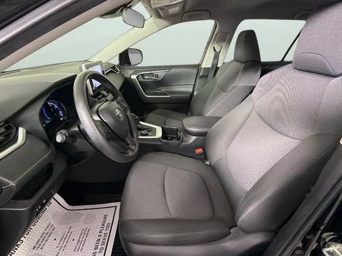 Used 2025 Toyota RAV4 XLE AWD/4WD image 17