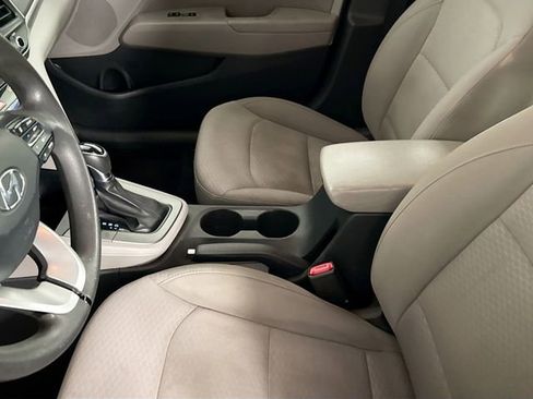 Used 2020 Hyundai Elantra SEL image 33