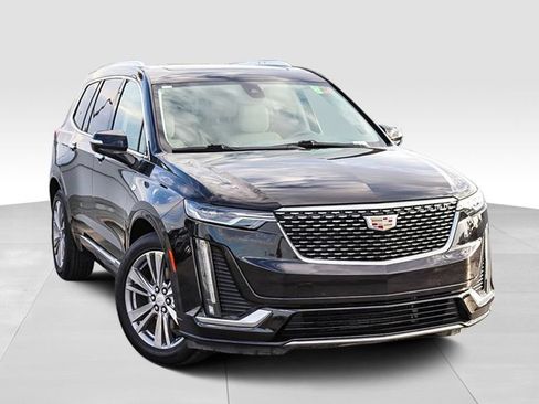 Used 2023 Cadillac XT6 Premium Luxury FWD image 2