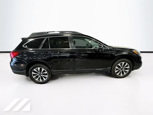 Used 2016 Subaru Outback 2.5i Limited AWD/4WD image 4