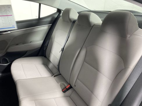 Used 2020 Hyundai Elantra SE FWD image 30