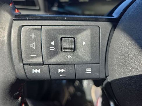 Certified 2025 Nissan Kicks SR w/ Illumination Package AWD/4WD image 15