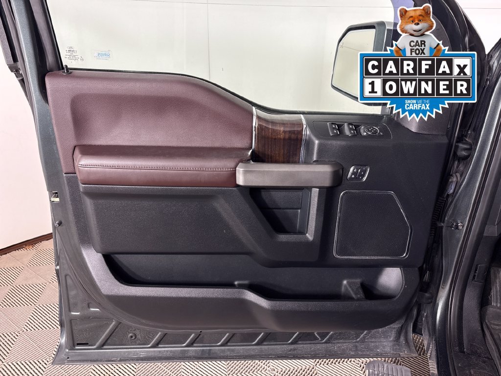 Used 2015 Ford F150 Platinum w/ Equipment Group 701A Luxury AWD/4WD image 15