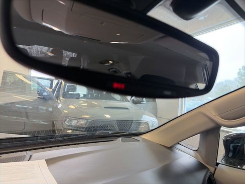 Used 2017 Chrysler Pacifica Touring-L image 43