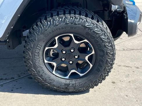 Used 2022 Jeep Wrangler Unlimited Rubicon 4xe w/ Cold Weather Group AWD/4WD image 9