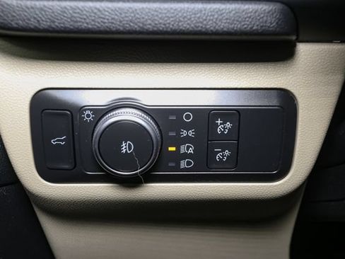 Used 2020 Ford Escape SEL AWD/4WD image 36