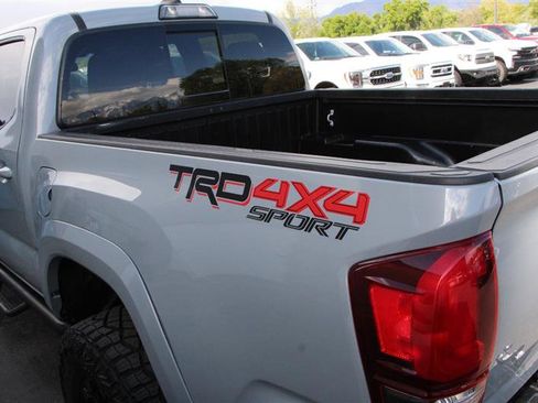 Used 2018 Toyota Tacoma TRD Sport w/ Technology Package AWD/4WD image 46