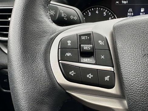 Used 2023 Ford Explorer XLT w/ Equipment Group 202A AWD/4WD image 16