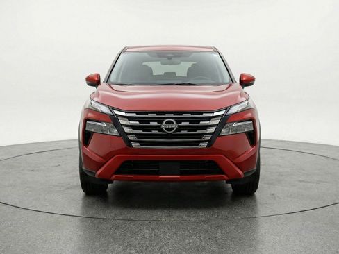 Used 2025 Nissan Rogue SV FWD image 2