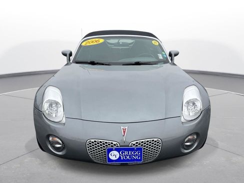 Used 2006 Pontiac Solstice Convertible w/ Premium Package image 8