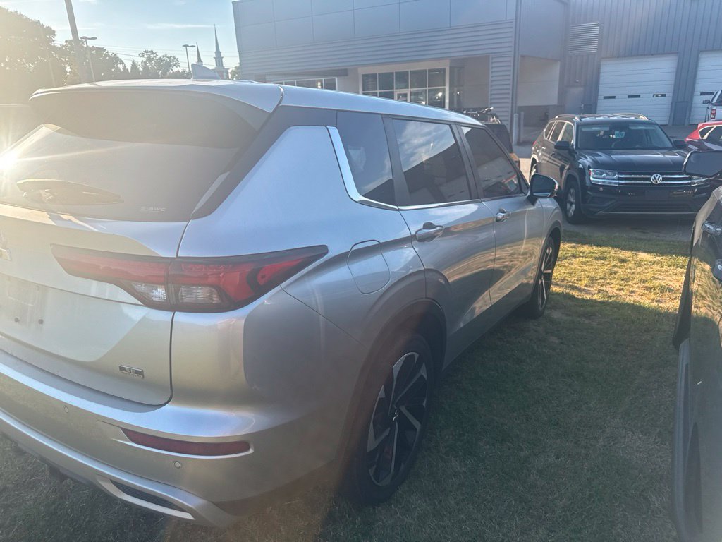 Used 2022 Mitsubishi Outlander SE AWD/4WD image 4