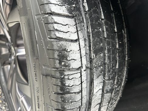 Used 2023 Toyota Sienna XSE image 7