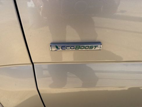 Used 2017 Ford F150 Platinum w/ Equipment Group 701A Luxury image 8