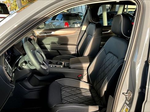 New 2026 Volkswagen Atlas SEL Premium R-Line image 18