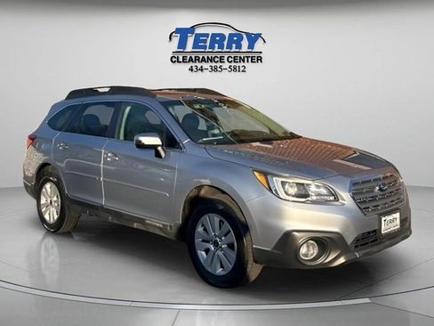 Used 2017 Subaru Outback 2.5i Premium image 2