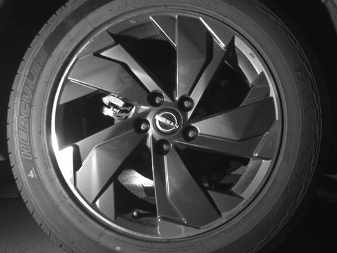 Used 2025 Nissan Rogue SV image 15