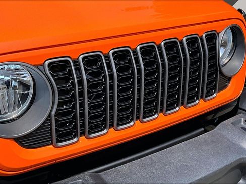 Used 2025 Jeep Wrangler Unlimited Sport AWD/4WD image 28