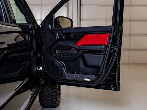 Used 2025 Toyota Tacoma TRD Pro AWD/4WD image 36