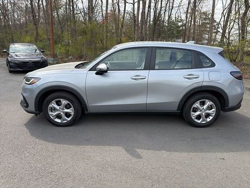 Used 2023 Honda HR-V LX image 6