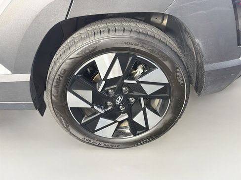 Used 2025 Hyundai Kona SEL FWD image 11