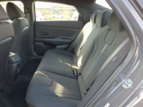 Certified 2025 Hyundai Elantra Sport image 9